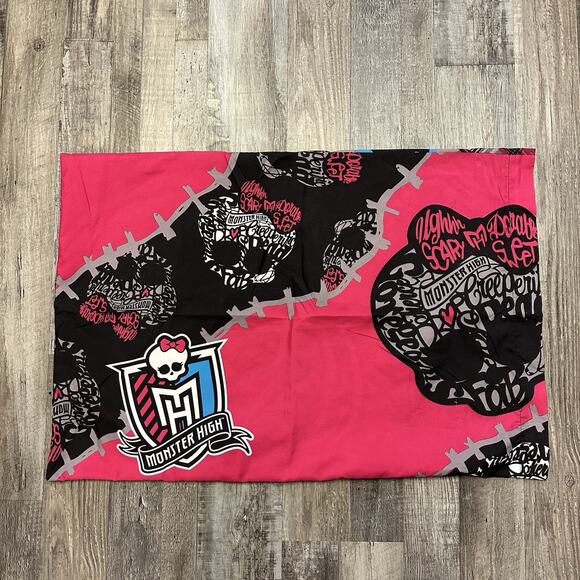 Vtg. Franco Monster High Ghoulie Gang Pink Reversible Standard Pillowcase 20X26 - Picture 3 of 7